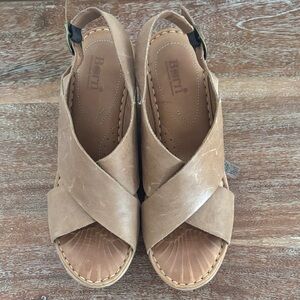 Born Women's Tan Cross-Strap Sandals